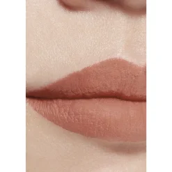 DER INTENSIVE MATTE FLUID-LIPPENSTIFT MIT ULTRA-LANGEM HALT
