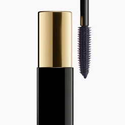DIE ALL-IN-ONE-MASCARA: VOLUMEN, LÄNGE, SCHWUNG UND DEFINITION