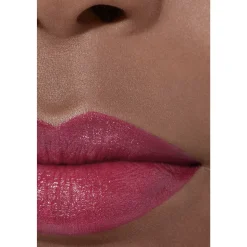 FARBINTENSIVER LIPPENSTIFT. KONZENTRIERTE LEUCHTKRAFT UND PFLEGE. REFILLABLE